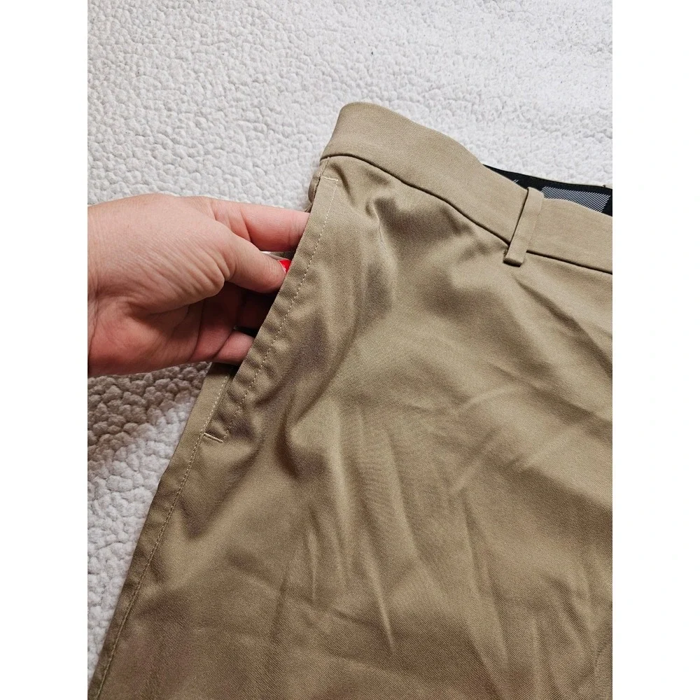 Nike Golf Dri-FIT Shorts Mens 36 Khaki Tan Performance Athletic Golfing Shorts